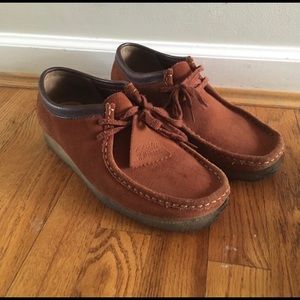 Men’s 9 Clarks Wallabees